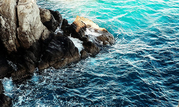 ocean & rocks - cropped